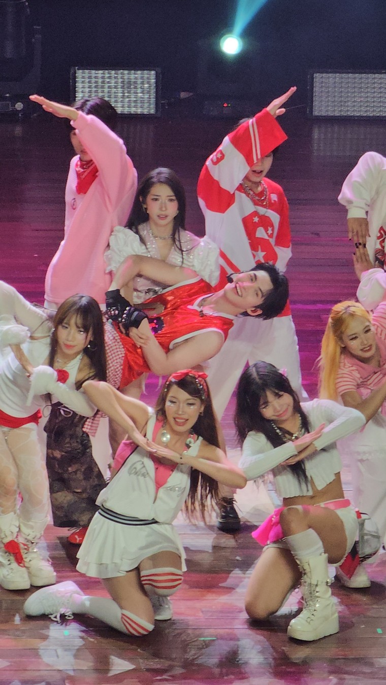 Geminight lung linh: Hùng Huỳnh tái hợp người hâm mộ tại Hà Nội ảnh 6