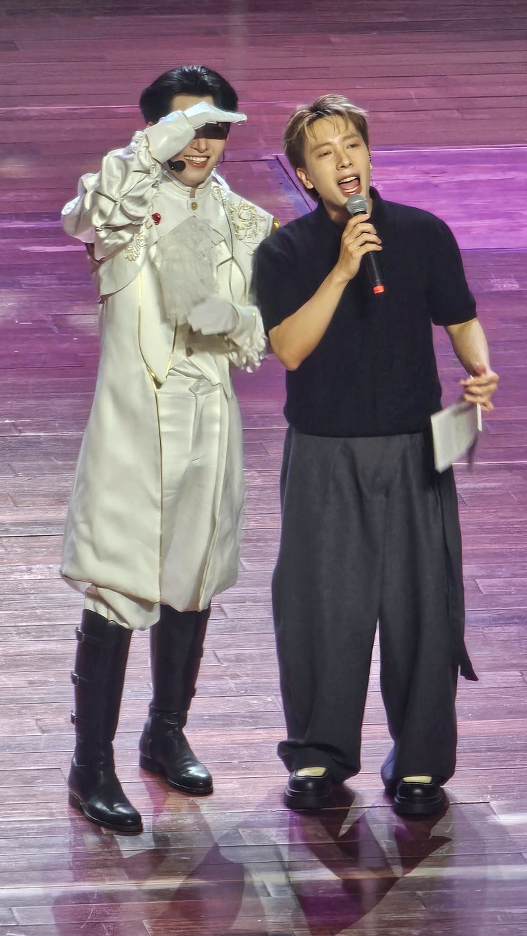 Geminight lung linh: Hùng Huỳnh tái hợp người hâm mộ tại Hà Nội ảnh 11