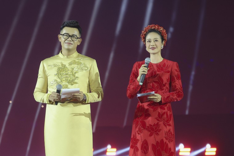 Đồng diễn trống hội hùng tráng tại Lễ khai mạc Giải bóng đá Công an, Cảnh sát các nước ASEAN mở rộng 2025 ảnh 12