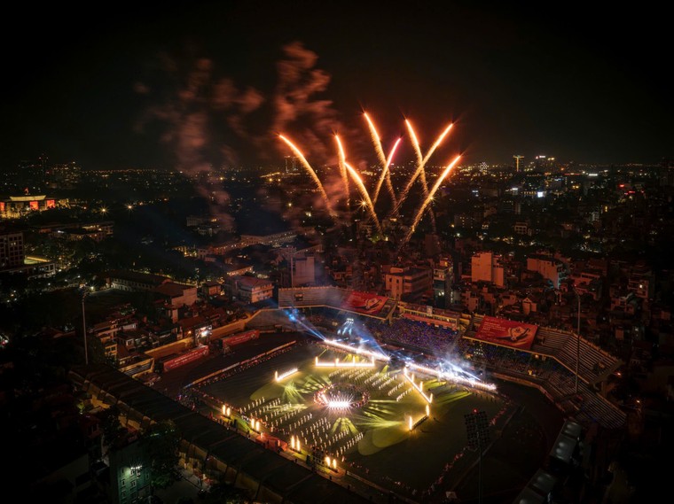 Đồng diễn trống hội hùng tráng tại Lễ khai mạc Giải bóng đá Công an, Cảnh sát các nước ASEAN mở rộng 2025 ảnh 11