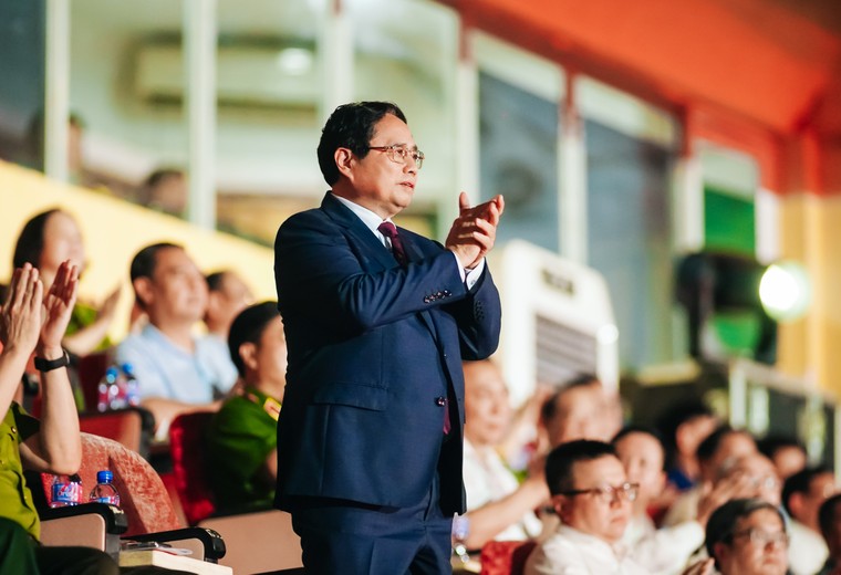 Đồng diễn trống hội hùng tráng tại Lễ khai mạc Giải bóng đá Công an, Cảnh sát các nước ASEAN mở rộng 2025 ảnh 1