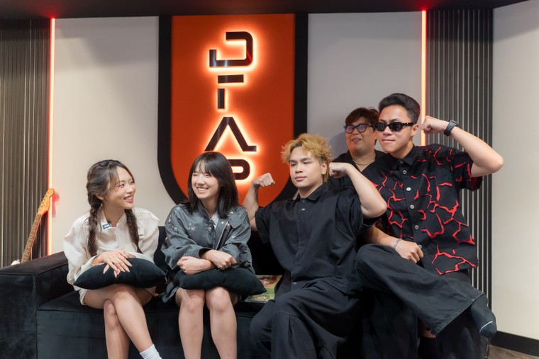 Khi cải lương và hí kịch sóng đôi: DTAP kiến tạo chiến thắng cho Phương Mỹ Chi & Kelou ảnh 1