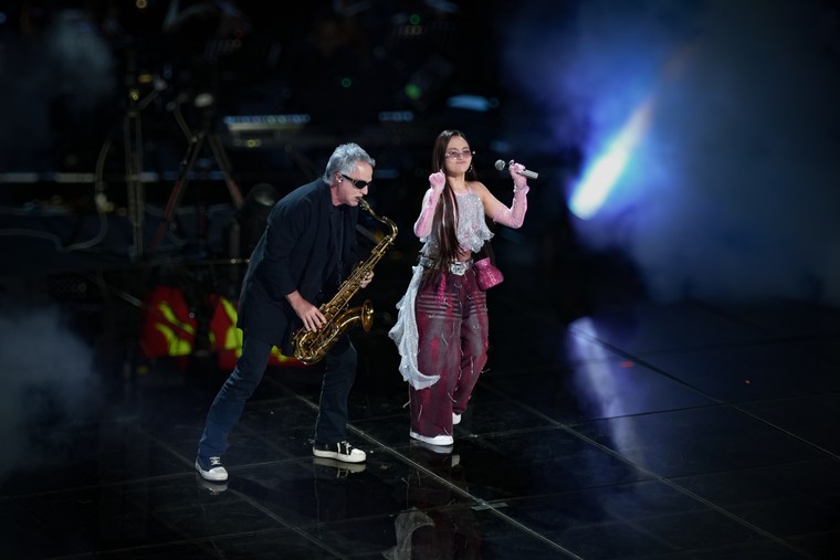 Bán kết 2 Sing!Asia 2025: Phương Mỹ Chi - DTAP đưa cổ tích Việt ra thế giới qua “Vũ Trụ Có Anh” ảnh 2