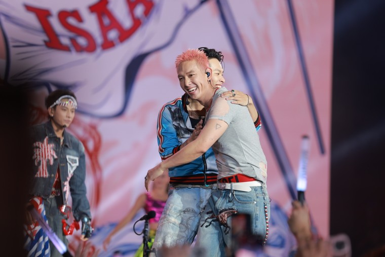 Anh Trai “Say Hi” thắp sáng Las Vegas: Giấc mộng đêm hè tại Kinh đô giải trí ảnh 9