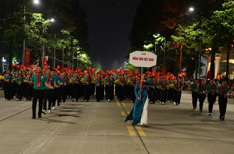 Chùm ảnh: Hà Nội sơ duyệt cấp Nhà nước kỷ niệm 80 năm Cách Mạng tháng Tám và Quốc Khánh 2/9 ảnh 8