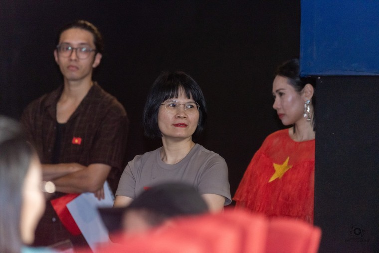 Ra mắt MV "Viết tiếp câu chuyện hòa bình" của Nguyễn Văn Chung và Tùng Dương ảnh 9