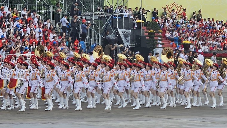 Chùm ảnh: Tổng duyệt Lễ diễu binh, diễu hành A80 tại Quảng trường Ba Đình và các tuyến phố trung tâm Hà Nội ảnh 4