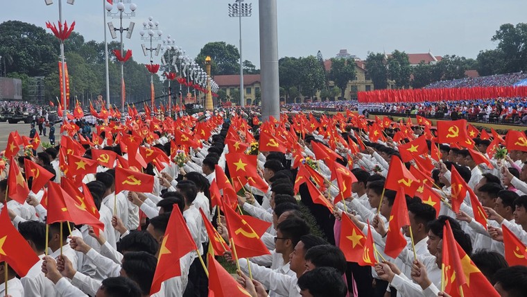 Chùm ảnh: Tổng duyệt Lễ diễu binh, diễu hành A80 tại Quảng trường Ba Đình và các tuyến phố trung tâm Hà Nội ảnh 6