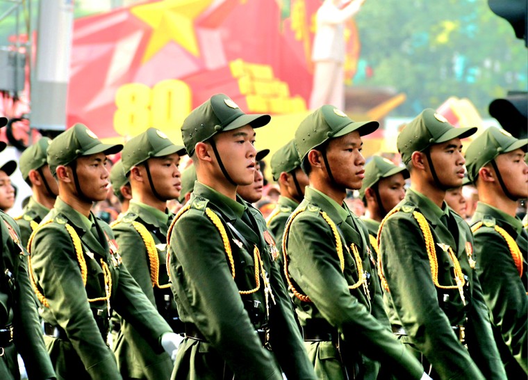 Trải nghiệm ngày Quốc Khánh 2/9 trên đường phố Hà Nội ảnh 13