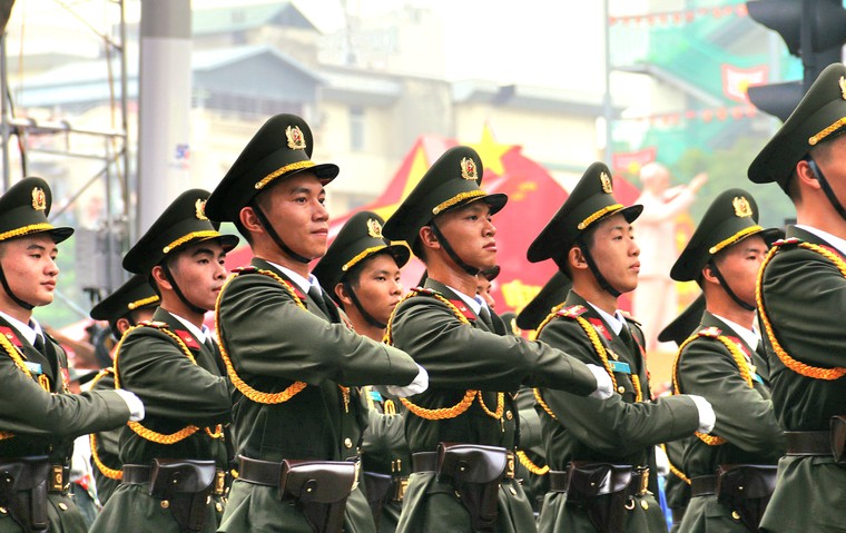 Trải nghiệm ngày Quốc Khánh 2/9 trên đường phố Hà Nội ảnh 15