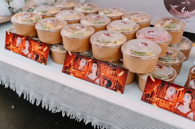 Trước thềm Em Xinh “Say Hi” Concert - Đêm 1: Không khí sôi động với hoạt động food truck, các Em Xinh miệt mài tổng duyệt ảnh 7