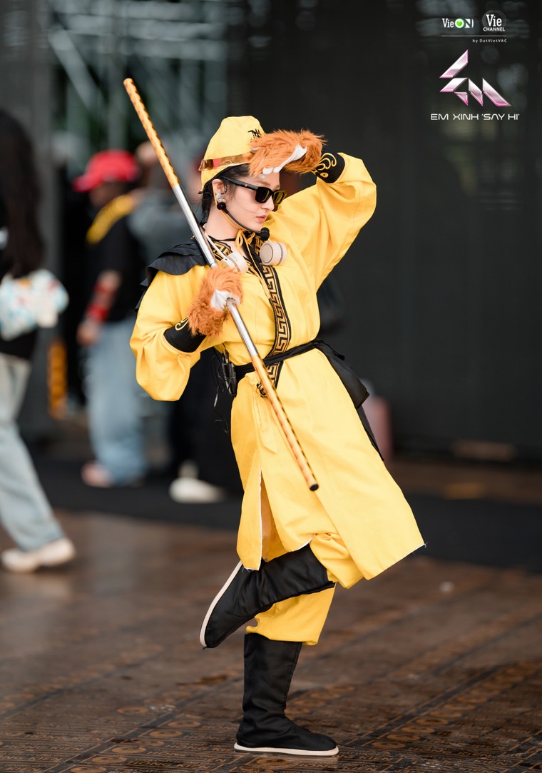 Trước thềm Em Xinh “Say Hi” Concert - Đêm 1: Không khí sôi động với hoạt động food truck, các Em Xinh miệt mài tổng duyệt ảnh 1