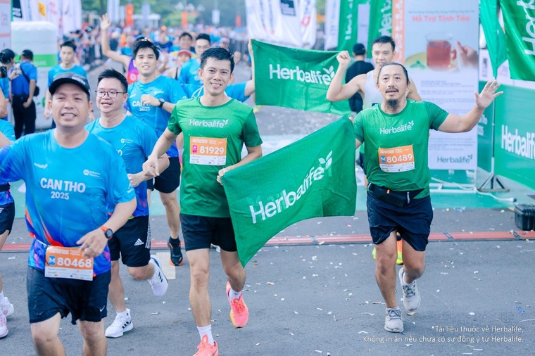 Herbalife Việt Nam khuyến khích lối sống năng động thông qua hoạt động đồng hành cùng giải chạy VnExpress Marathon Cần Thơ 2025 ảnh 3