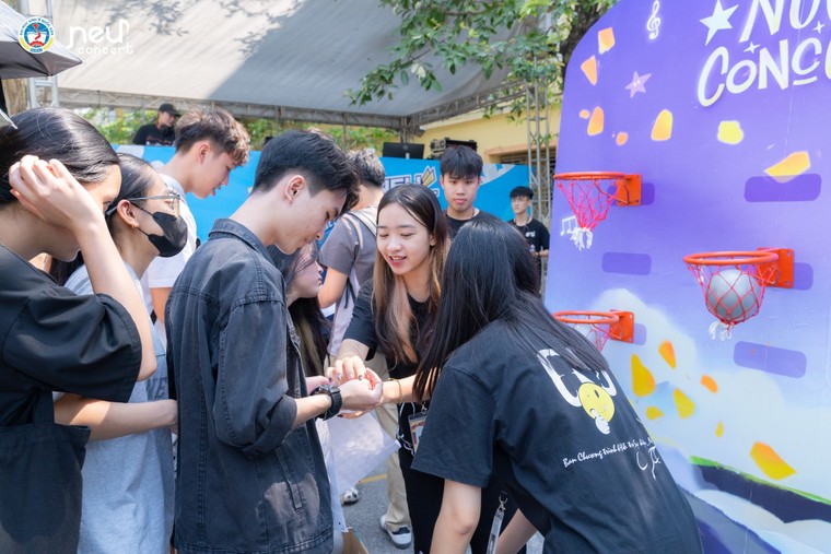 NEU Concert 2025 công bố hai gương mặt khách mời: Anh Tú và Bùi Công Nam ảnh 1