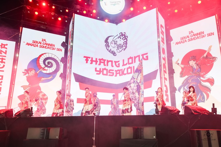 Sức trẻ Đại học Thăng Long “đốt cháy” Quảng trường Tri thức: Uni-Stellar K38 rực rỡ sau bão Bualoi ảnh 2