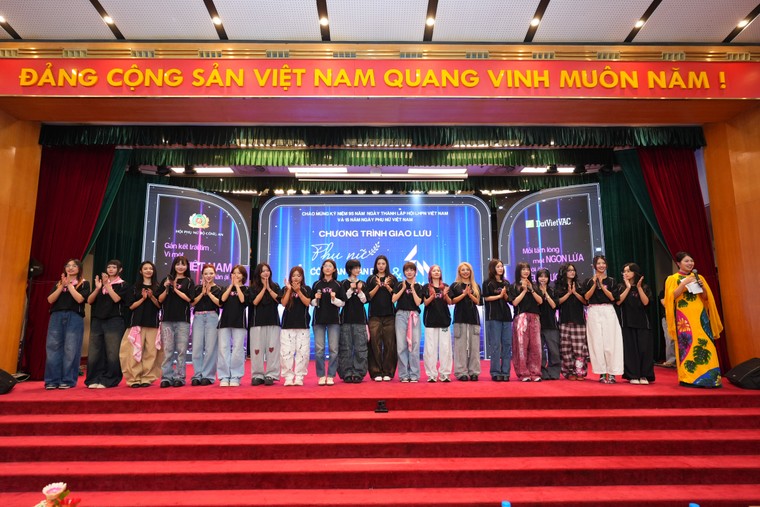 DatVietVAC và các nghệ sĩ Vũ Trụ “Say Hi” ủng hộ 1 tỷ đồng cùng Hội Phụ nữ Bộ Công an hỗ trợ khắc phục hậu quả bão lũ ảnh 4