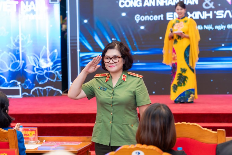 DatVietVAC và các nghệ sĩ Vũ Trụ “Say Hi” ủng hộ 1 tỷ đồng cùng Hội Phụ nữ Bộ Công an hỗ trợ khắc phục hậu quả bão lũ ảnh 7