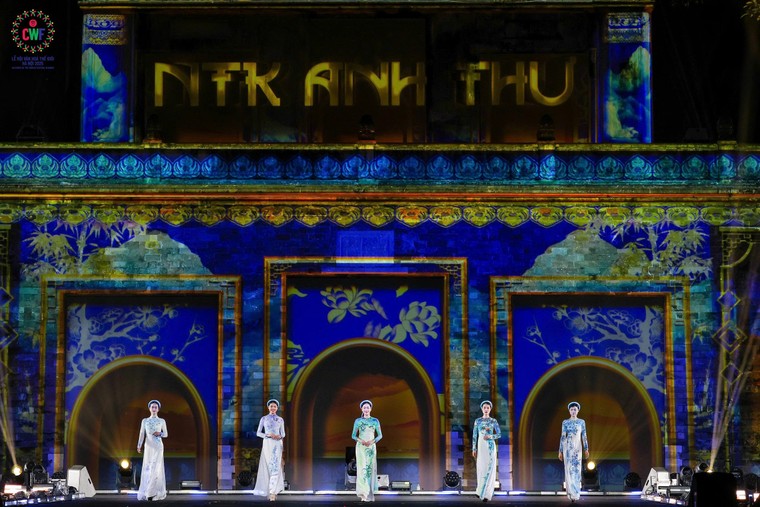 Lễ hội Văn hóa Thế giới tại Hà Nội quyên góp 2,5 tỷ đồng ủng hộ đồng bào vùng lũ ảnh 10