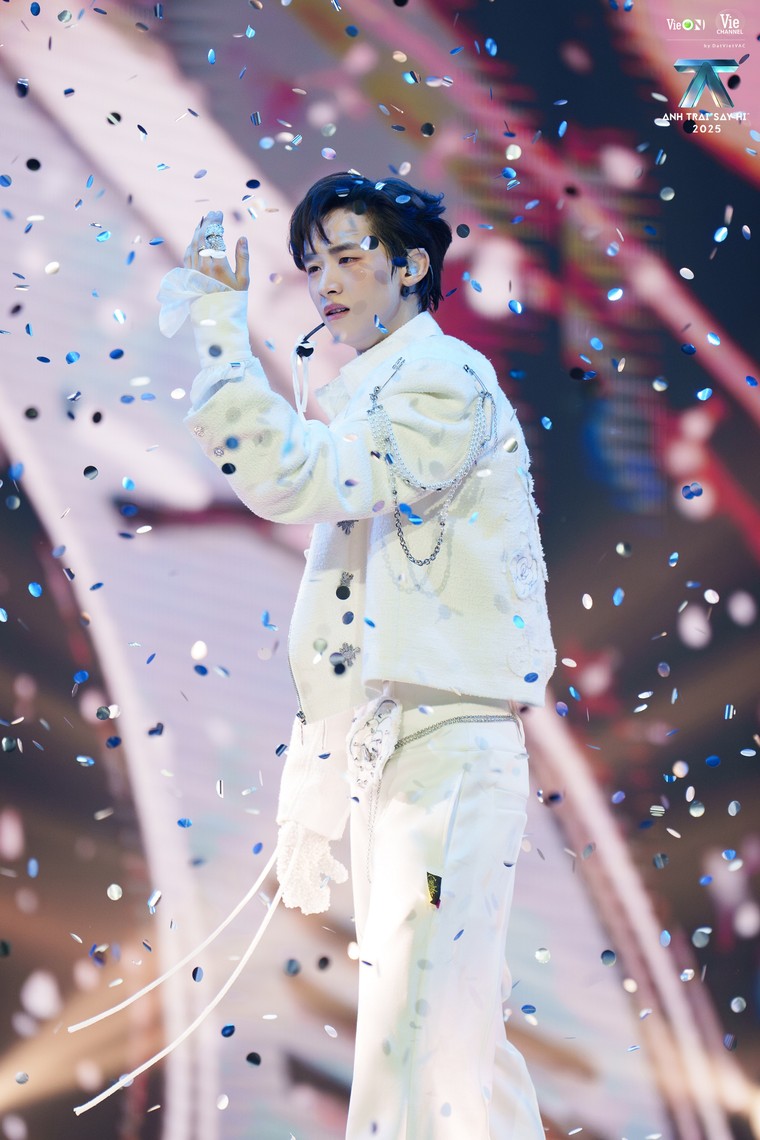 Tập 4 Anh Trai "Say Hi" 2025: Bốn màu sắc âm nhạc đối lập từ Ballad cổ tích, Funk Epic, Y2K ảnh 9