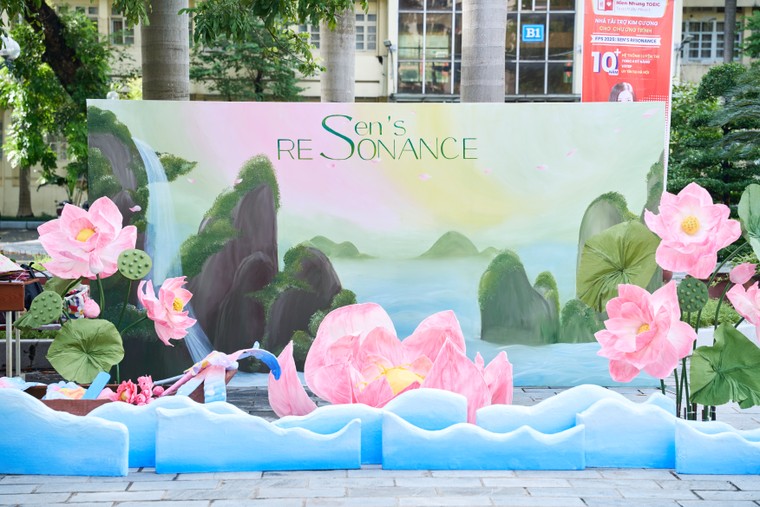 Photobooth “FPS 2025 - Sen's Resonance” đổ bộ khuôn viên trường Báo ảnh 2