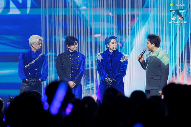 Anh Trai “Say Hi” 2025 Tập 5: Vũ Cát Tường đem hơn 10 năm kinh nghiệm đến với chương trình, Anh Trai buitruonglinh được MC Trấn Thành dành lời khen về ngoại hình ảnh 6