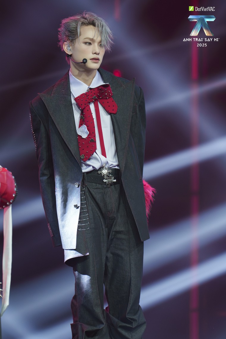 Anh Trai “Say Hi” 2025 Tập 5: Vũ Cát Tường đem hơn 10 năm kinh nghiệm đến với chương trình, Anh Trai buitruonglinh được MC Trấn Thành dành lời khen về ngoại hình ảnh 2