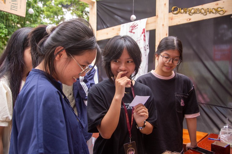 Trải nghiệm không khí sôi động tại sự kiện đồng hành “Marcescere” trường Báo ảnh 7