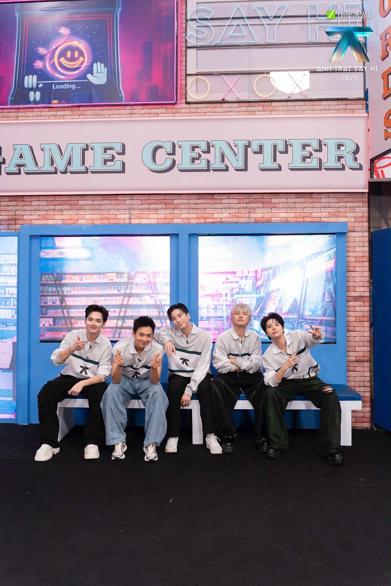 Tập 6 Anh Trai “Say Hi” 2025: Live Stage 3 với concept “Reply 2000s” - 30 Anh Trai được quay về tuổi thơ cùng những trò chơi quen thuộc ảnh 2