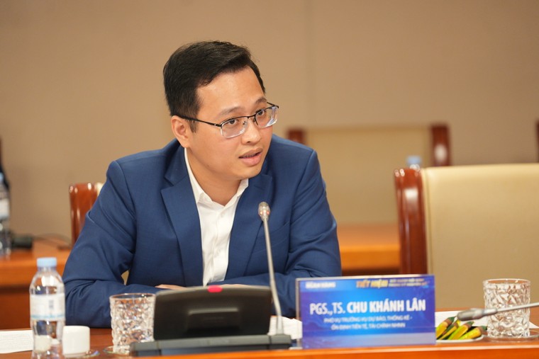 Tiền gửi dân cư tại ngân hàng cán mốc gần 8 triệu tỷ đồng ảnh 2