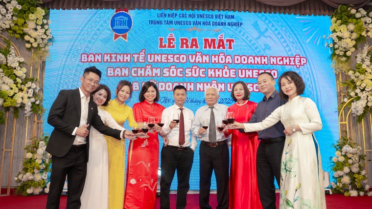 Ra mắt Ban Kinh tế, Ban Chăm sóc Sức khỏe và Câu lạc bộ Nữ Doanh nhân UNESCO: Hình thành hệ sinh thái Kinh tế Nhân văn hướng đến phát triển bền vững ảnh 10