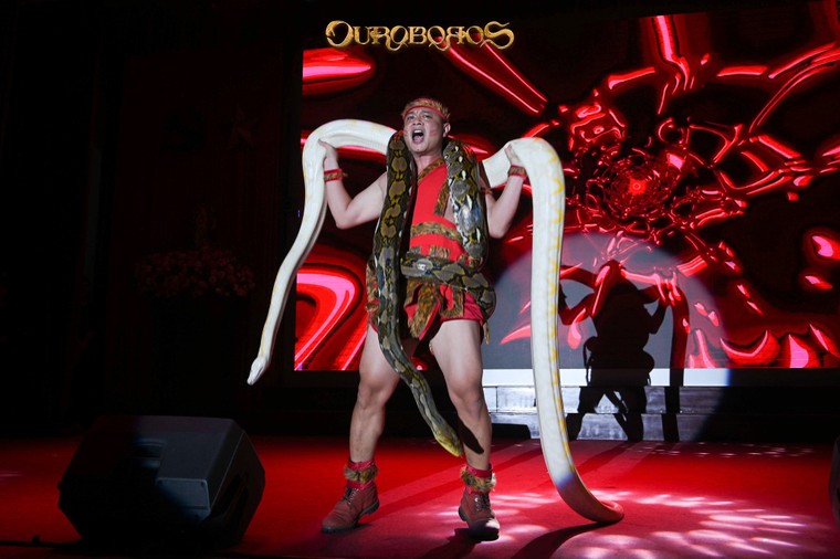 Những khoảnh khắc ấn tượng tại đêm hội Halloween trường Báo ảnh 3