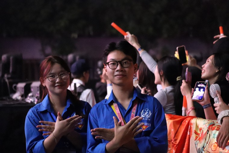 Sync City và đêm hội thanh xuân: Đại học Phenikaa thắp sáng hành trình K19 ảnh 11