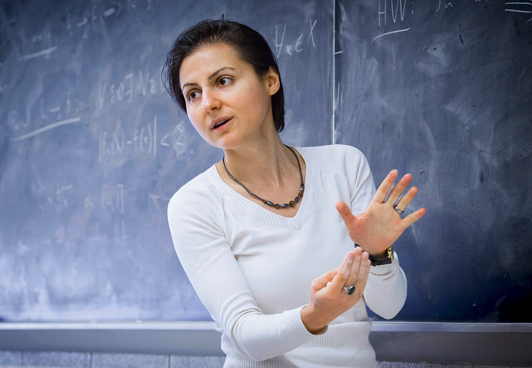 Một cây cầu mới kết nối Toán học kỳ lạ của Vô hạn với Khoa học máy tính ảnh 2