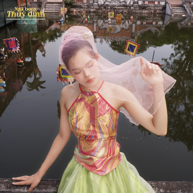 Bộ ảnh “Người giấu bóng - Rối phơi hồn” mang đến góc nhìn thị giác mới về rối nước Việt Nam ảnh 2