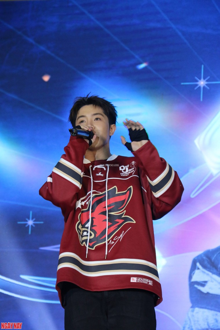 Bùng nổ sắc màu sáng tạo tại đêm Chung kết HyperCreative 2025 trường Báo: Bật sắc họa dấu ấn ảnh 8