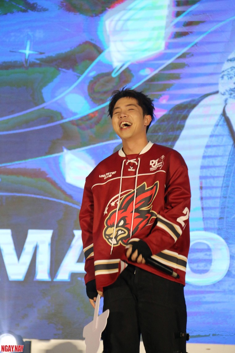 Bùng nổ sắc màu sáng tạo tại đêm Chung kết HyperCreative 2025 trường Báo: Bật sắc họa dấu ấn ảnh 7