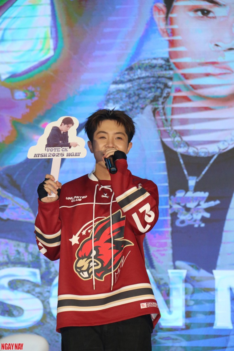 Mason Nguyễn trở lại với vòng tay người hâm mộ Thủ đô sau gần một năm vắng bóng ảnh 9