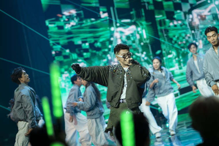 Anh Trai “Say Hi” 2025 Tập 13: Bữa tiệc âm nhạc đa sắc, từ citypop, ballad đến R&B khép lại Chung kết 1 Anh Trai “Say Hi” 2025 ảnh 9