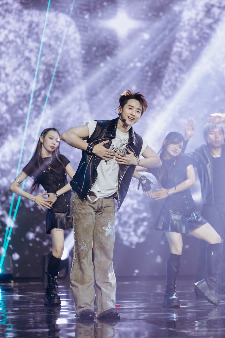 Anh Trai “Say Hi” 2025 Tập 13: Bữa tiệc âm nhạc đa sắc, từ citypop, ballad đến R&B khép lại Chung kết 1 Anh Trai “Say Hi” 2025 ảnh 1