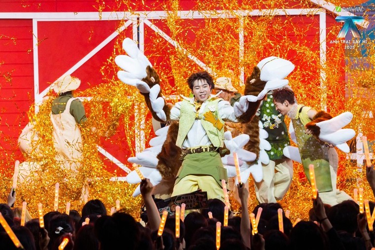 Skyled Sài Gòn rực sáng gọi tên Mason Nguyễn: món quà quy mô bậc nhất từ người hâm mộ sau chung kết Anh Trai Say Hi 2025 ảnh 3