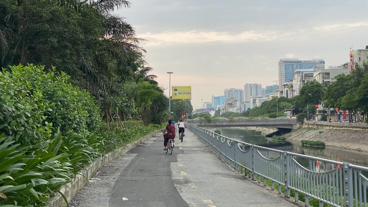 Hạ tầng cho xe đạp ở Hà Nội: Bài toán hiệu quả còn bỏ ngỏ giữa định hướng giao thông xanh ảnh 1
