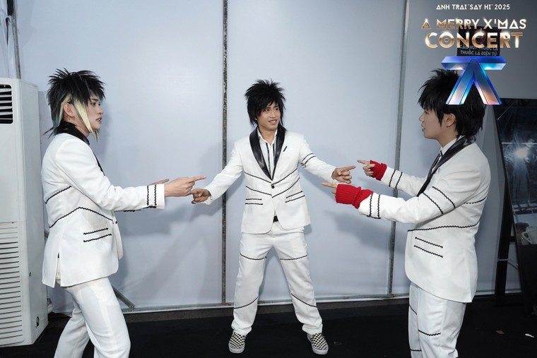 Anh Trai “Say Hi” 2025 Concert: Cuộc đua Best Rehearsal Outfit sôi động, dàn Anh Trai thay nhau “biến hóa” trước thềm concert 27/12 ảnh 1
