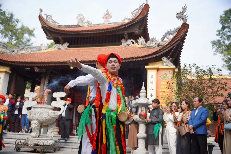 “Đạo” và “tục” trong con đĩ đánh bồng: Sự hiểu lầm kéo dài hàng thế kỷ ảnh 1