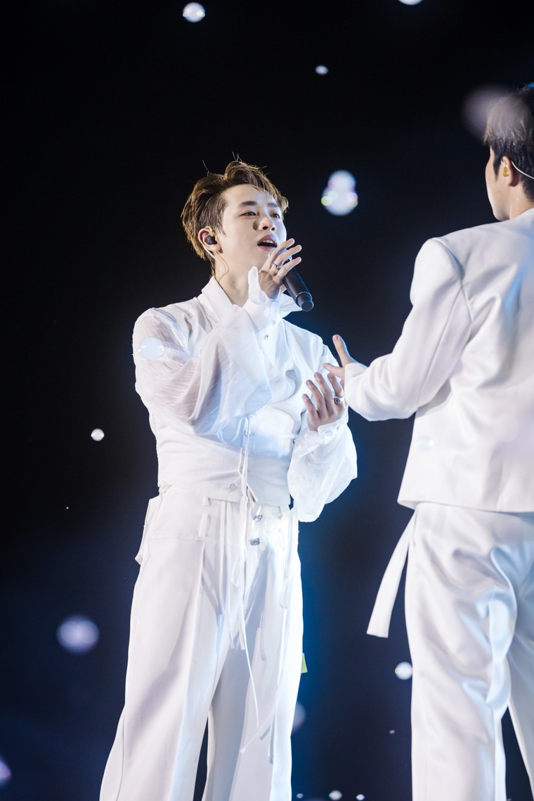 Anh Trai "Say Hi" 2025 Concert Giáng Sinh kiến tạo bức tranh mùa lễ hội cuối năm quy mô lớn tại Vạn Phúc City ảnh 5