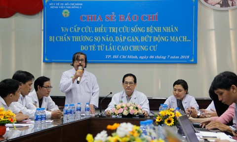 Bé gái 4 tuổi được cứu sống kỳ diệu sau khi ngã từ tầng 7 chung cư ảnh 1