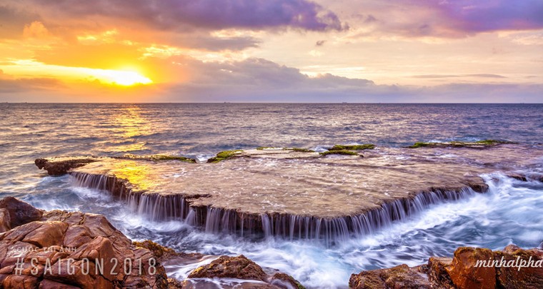 Khoảnh khắc rực rỡ núi non, đô thị, biển cả Việt Nam ảnh 7