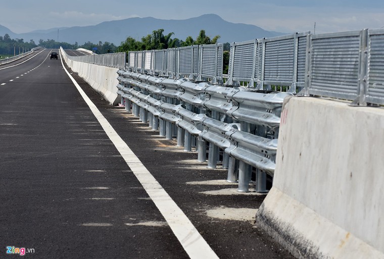 Toàn cảnh cao tốc Đà Nẵng - Quảng Ngãi trước ngày thông xe ảnh 10