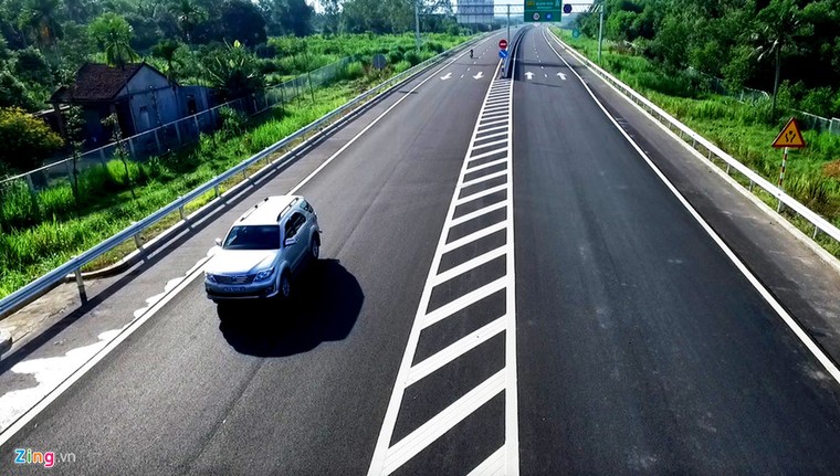Toàn cảnh cao tốc Đà Nẵng - Quảng Ngãi trước ngày thông xe ảnh 15