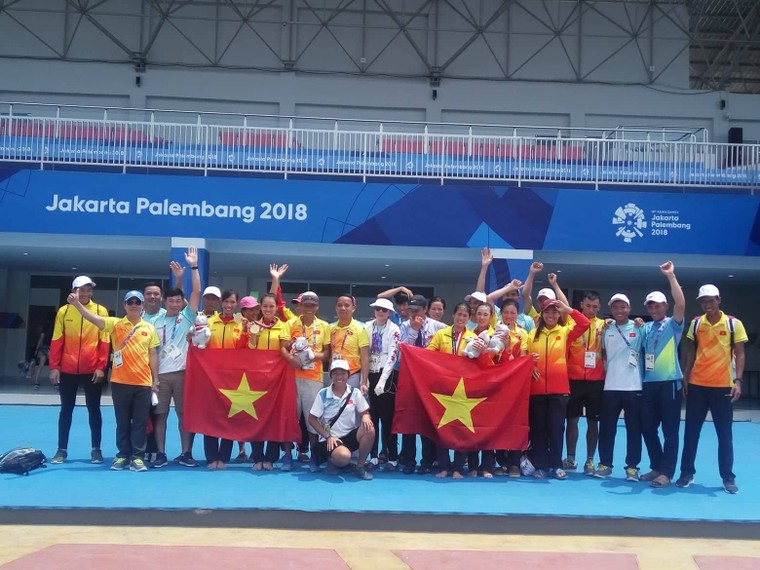 Ảnh: Đội rowing nữ Việt Nam oà khóc khi đoạt HC vàng Asiad đầu tiên ảnh 11