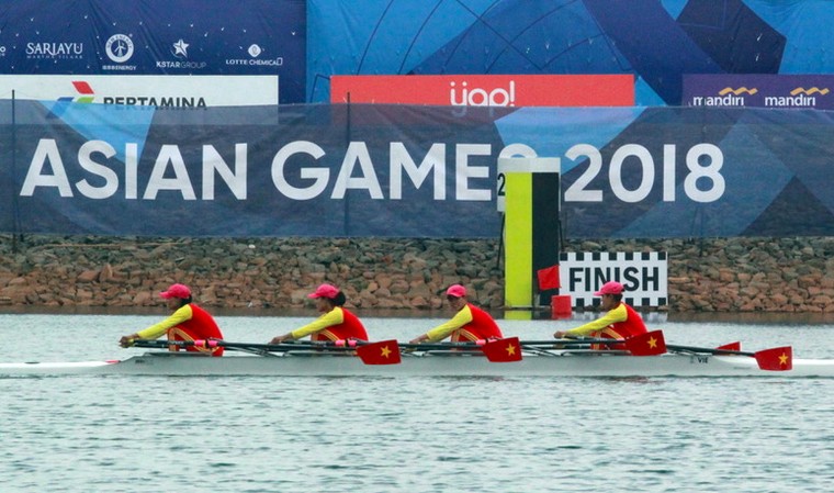 Ảnh: Đội rowing nữ Việt Nam oà khóc khi đoạt HC vàng Asiad đầu tiên ảnh 1
